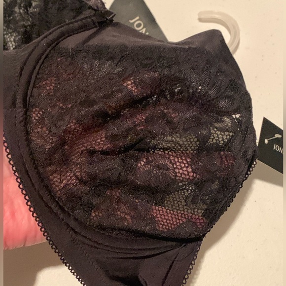 Two NWT Jones New York bras, one lace and one push-up, size 38C. - Picture 3 of 10